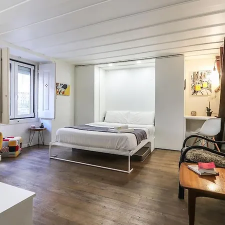 Portucale ! Bairro Alto Loft ליסבון
